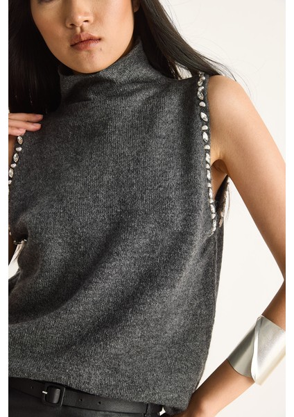 Kadın Taş Detaylı Yarım Balıkçı Yaka Triko Bluz