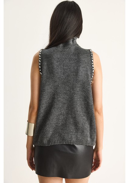 Kadın Taş Detaylı Yarım Balıkçı Yaka Triko Bluz