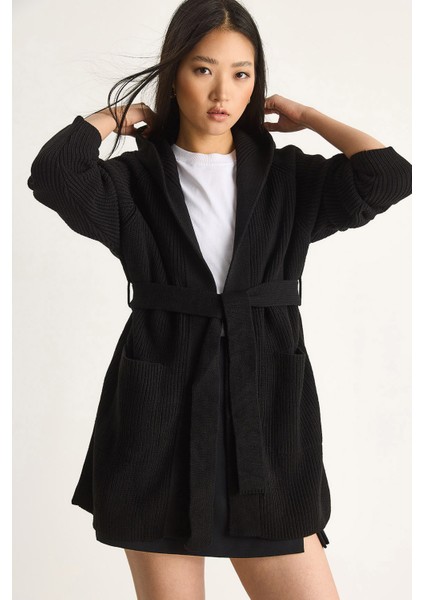 Kadın Kapüşonlu Şal Yaka Kuşaklı Hırka