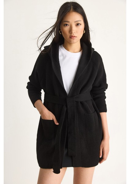 Kadın Kapüşonlu Şal Yaka Kuşaklı Hırka fırsatları