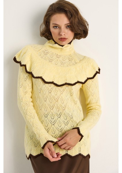 Kadın Ajurlu Fırfırlı Beyaz Şeritli Yarım Balıkçı Triko Kazak fırsatları