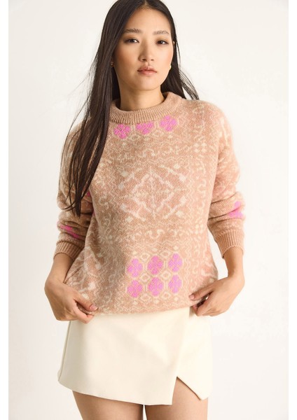 Kadın Desenli Uzun Kollu Bisiklet Yaka Triko Kazak indirimleri