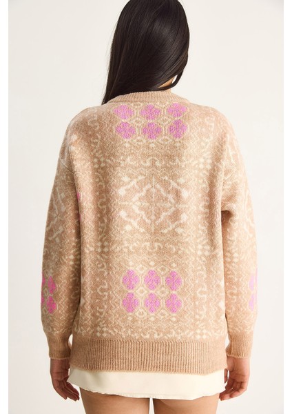 Kadın Desenli Uzun Kollu Bisiklet Yaka Triko Kazak