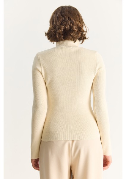 Kadın Çıtçıtlı Fitilli Dik Yaka Uzun Kollu Basic Triko Bluz