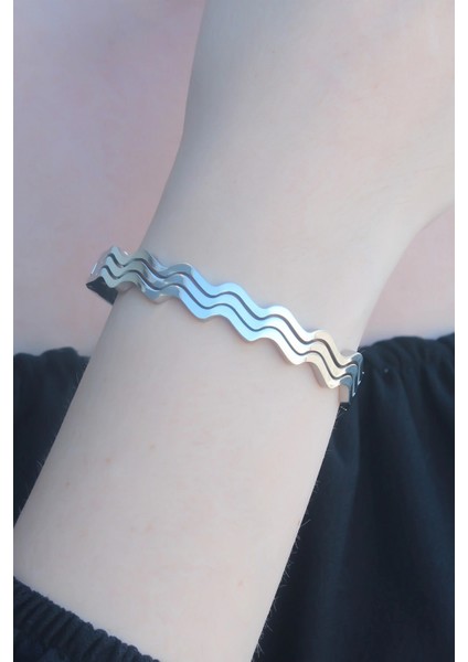 316L Kararmaz Çelik Gümüş Renk Dalga Model Kelepçe Kadın Bileklik - TJ-BB4636