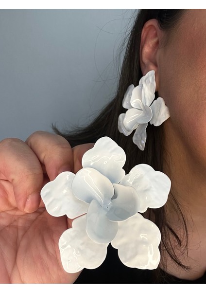 Kadın Zr Marka Model Beyaz Renk Çiçek Küpe En:7 Boy:7 cm Şık Küpe fiyatları