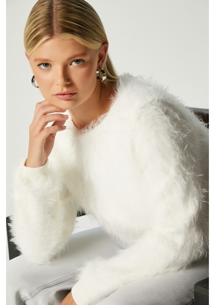 Kadın Matcha Yumuşak Sakallı Kayık Yaka Ekru Triko Kazak fiyatları