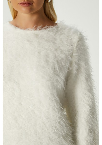 Kadın Matcha Yumuşak Sakallı Kayık Yaka Ekru Triko Kazak fırsatları