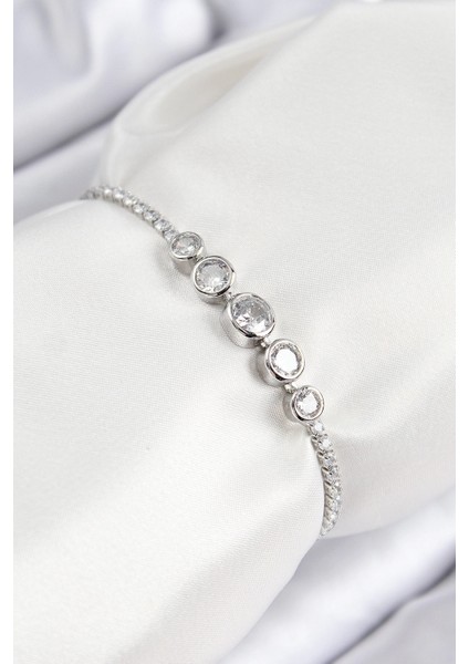 Pirinç Zirkon Taşlı Sıralı Daire Model Gümüş Renk Asansörlü Kadın Bileklik - TJ-BB7718