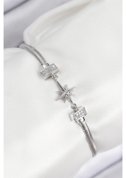 Pirinç Zirkon Taşlı Kutup Yıldızı Model Gümüş Renk Kadın Bileklik - TJ-BB7904