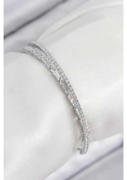 Pirinç Zirkon Taşlı Su Yolu Model Gümüş Renk Kadın Bileklik - TJ-BB7882