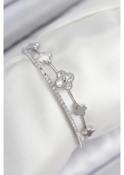 Pirinç Zirkon Taşlı Yonca Model Gümüş Renk Kadın Bileklik - TJ-BB7886