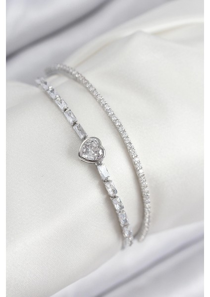 Pirinç Zirkon Taşlı Kalp Model Gümüş Renk Kadın Bileklik - TJ-BB7874