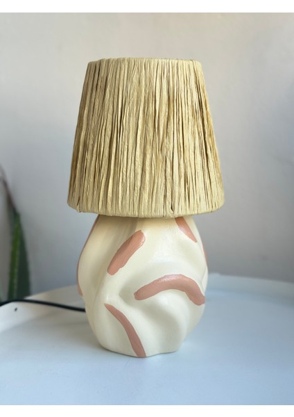 Hasır Başlıklı Ham Seramik Bej Desenli Dalgalı Kısa Boy Abajur