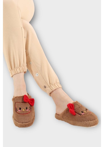 Hellokitty Figürlü Sıcak Tutan Kışlık Kadın Ev Terliği Kahverengi-Kırmızı modelleri