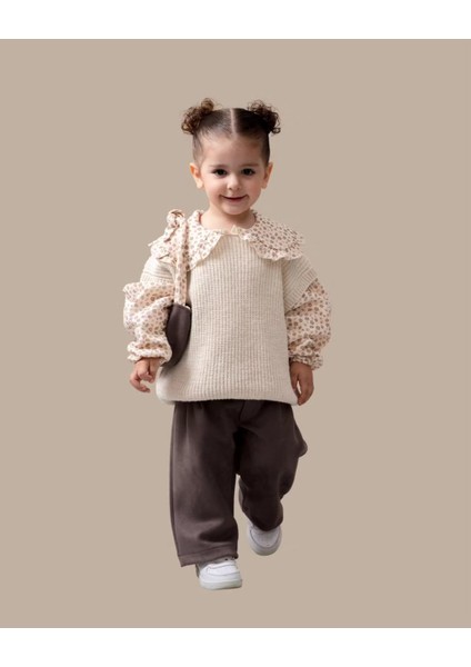Çiçek Detaylı Çantalı Triko Takım - Kız Bebek Minimal Stil & Konforlu Tasarım