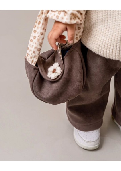 Çiçek Detaylı Çantalı Triko Takım - Kız Bebek Minimal Stil & Konforlu Tasarım fırsatları