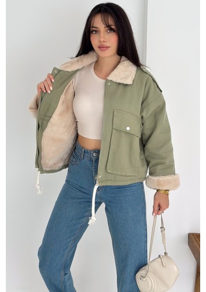 Kadın Peluş Detaylı Fermuarlı Mont – Sıcak & Şehirli Stil fırsatları