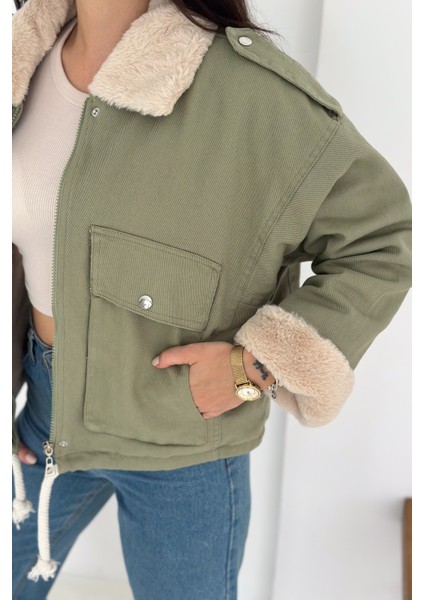 Kadın Peluş Detaylı Fermuarlı Mont – Sıcak & Şehirli Stil