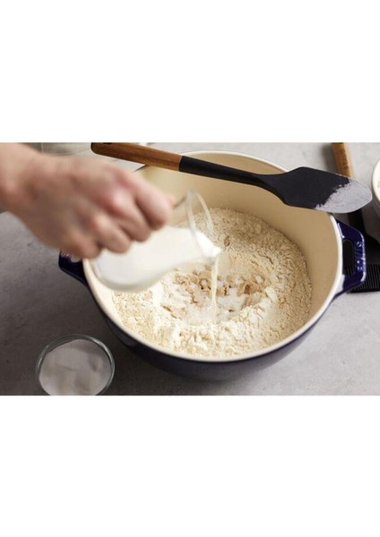 Siyah Hamur Kazıyıcı, Dayanıklı ve Pratik Mutfak Gereci fırsatları