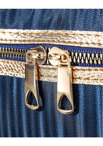 Şık Siyah Makyaj Çantası, Pratik ve Kullanışlı Tasarım fiyatları