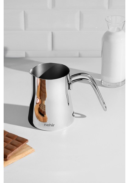 Paslanmaz Çelik 800 ml Sütlük, Sağlıklı ve Dayanıklı Tasarım