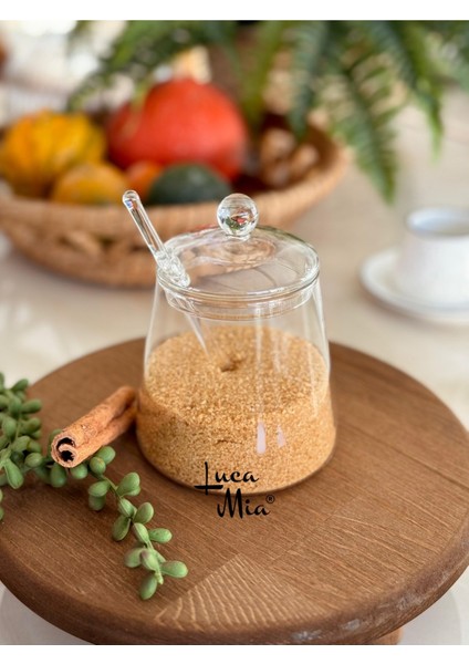 Beyaz Cam Şekerlik ve Kaşık ile Şık ve Zarif Sunum