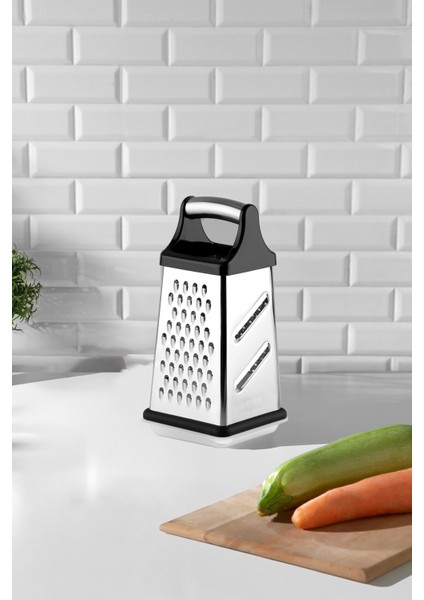 Paslanmaz Çelik Kare Hazneli Rende, Dayanıklı ve Pratik Mutfak Gereci