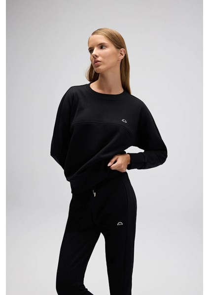 Logolu Pamuklu Regular Fit Bisiklet Yaka Sweat Bayan Sweat EF567 modelleri