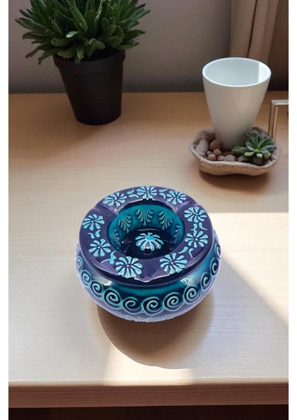 Yeşil Kabartma Desenli Büyük Seramik Sigara Küllüğü (12X7 Cm)