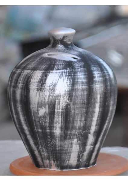 Kırmızı Çatlak Desenli Büyük Toprak Kumbara, Şık ve Doğal Tasarım ile Evinize Renk Katın