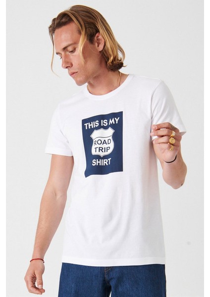 Regular Fit Roadtrip Baskılı Beyaz Erkek T-Shirt fiyatları