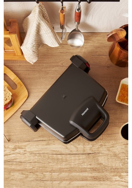 Siyah 4 Ekmekli Tost Makinesi, Hızlı ve Pratik Kahvaltı Aracı