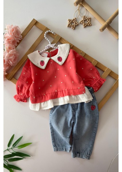 Çilek Detaylı Müslin Kız Bebe Kotlu 2 li takım - Nar Çiçeği