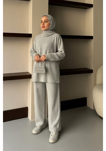 Gri Kalın Kaşkorse Kumaş Rahat Kesim Tesettür Tunik ve Bol Paça Pantolon Takım