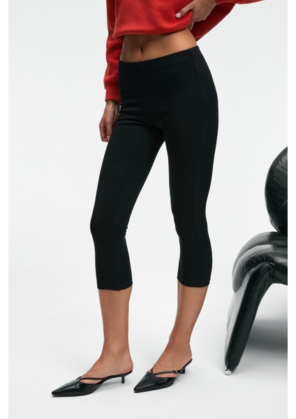 Syrelıa Kadın Esnek Kumaşlı Slim Fit Capri Siyah Tayt fiyatları
