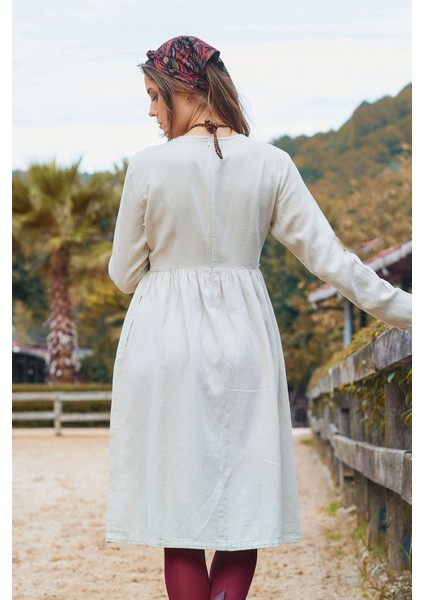 V Yaka Düğme Detaylı Fermuar Kapamalı Uzun Kollu Elbise indirimleri