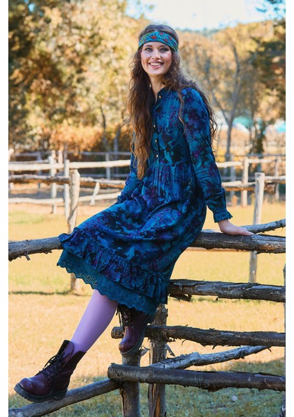 Düğme Detaylı Dantelli Uzun Kollu Elbise modelleri