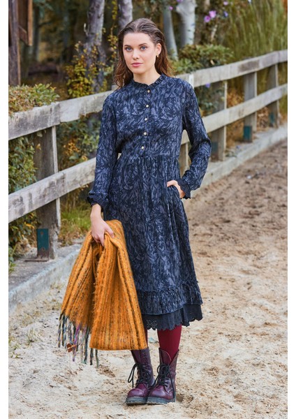 Düğme Detaylı Dantelli Uzun Kollu Elbise fırsatları