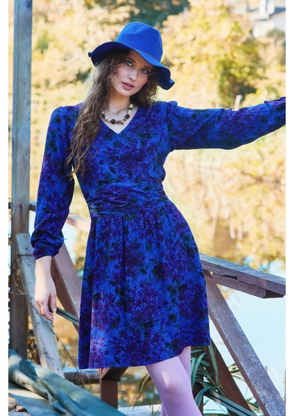 V Yaka Drapeli Kuşak Detaylı Kışlık Elbise