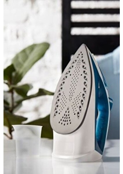 Avionic Pro Buharlı Ütü 2400W Güçlü Seramik Taban Mavi Renk 300 ml Su Kapasitesi