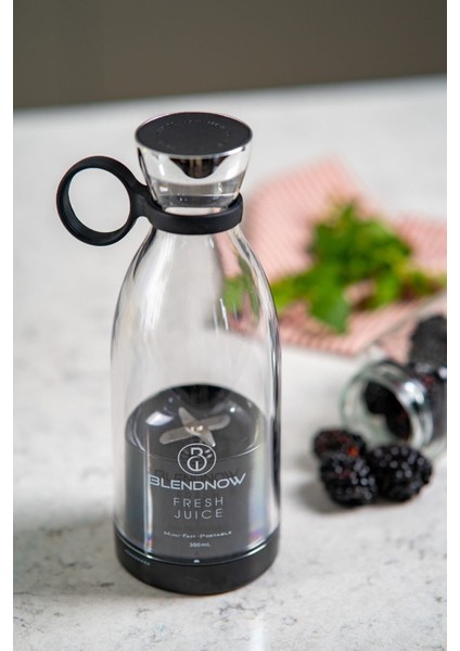 Taşınabilir Şarjlı 350ML Smoothie Blender, Siyah Renkli Hafif ve Pratik Kullanım fırsatları