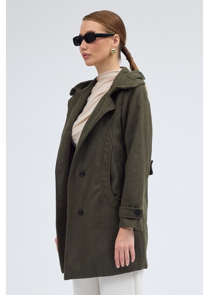 Yaka Detaylı Büyük Düğmeli Kaşe Kaban fiyatları