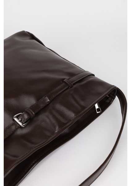 Kadın Deri Kemer Detaylı Fermuar Kapamalı El ve Omuz Çantası Sona indirimleri