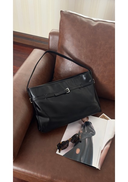 Kadın Deri Kemer Detaylı Fermuar Kapamalı El ve Omuz Çantası Sona