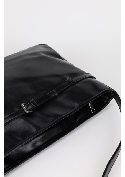 Kadın Deri Kemer Detaylı Fermuar Kapamalı El ve Omuz Çantası Sona indirimleri