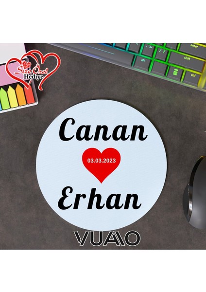 Kişiye Özel Isimli, Tarihli ve Kalpli Yuvarlak Mouse Pad 19.5 Cm, Kaymaz Taban - Baskılı Mousepad