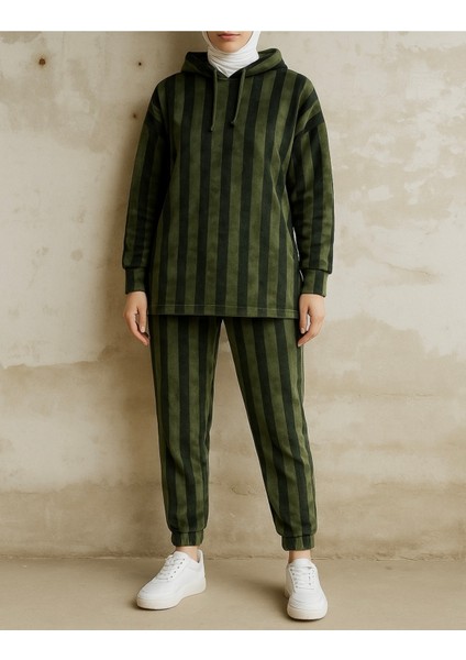Tesettür Kadife Kumaş Çizgili Kapüşonlu Sweatshirt ve Dar Paça Pantolon Takım-Normal ve Büyük Beden