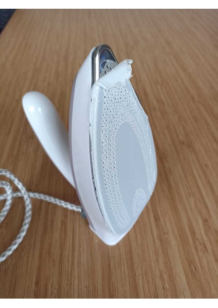 Pembe Seyahat Ütüsü, Taşınabilir ve Şık Tasarımıyla Kullanım Kolaylığı Sağlar. indirimleri