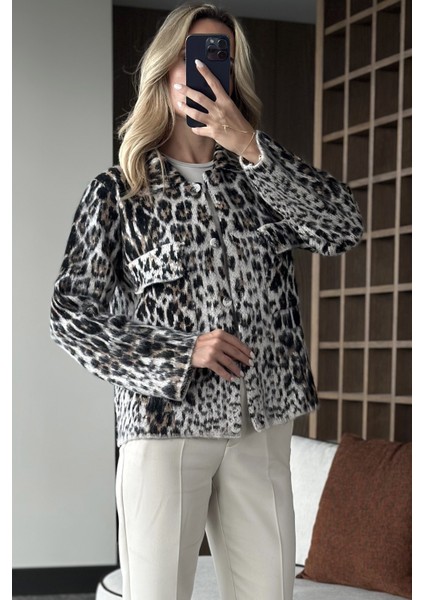 Bej Taş Polo Yaka Leopar Desenli Hırka - 4601